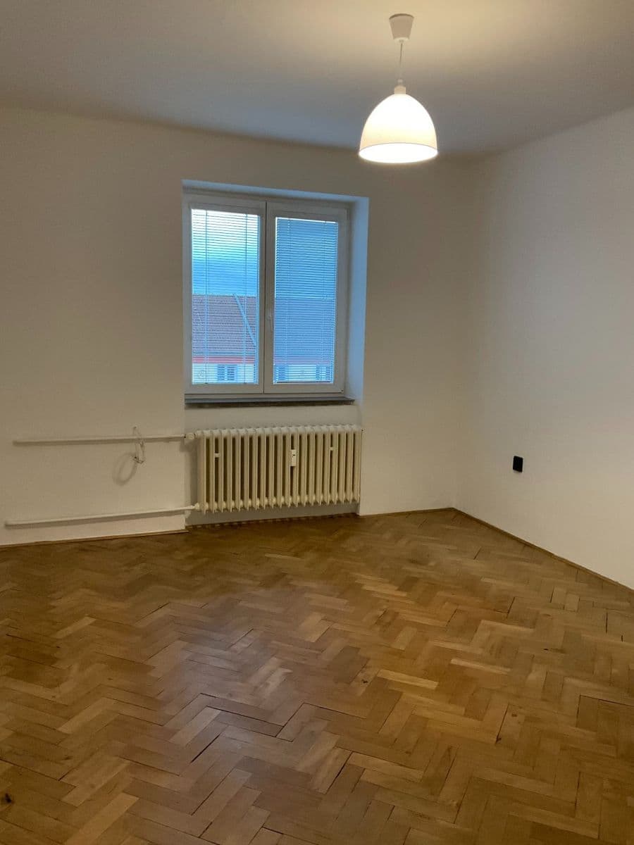 Pronájem bytu 3+1 84 m², Jilemnického, Pardubice, Pardubický kraj Pronájem bytu 3+1 84 m², Jilemnického, Pardubice, Pardubický kraj