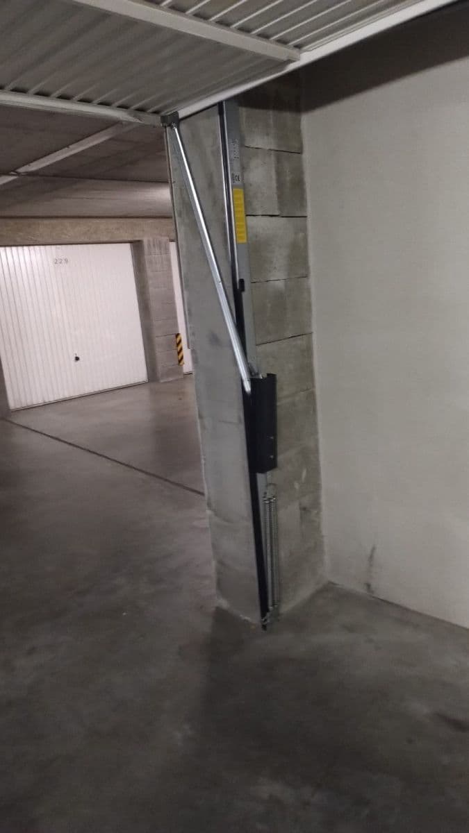 Pronájem garáže 17 m², Žarošická, Brno, Jihomoravský kraj Pronájem garáže 17 m², Žarošická, Brno, Jihomoravský kraj