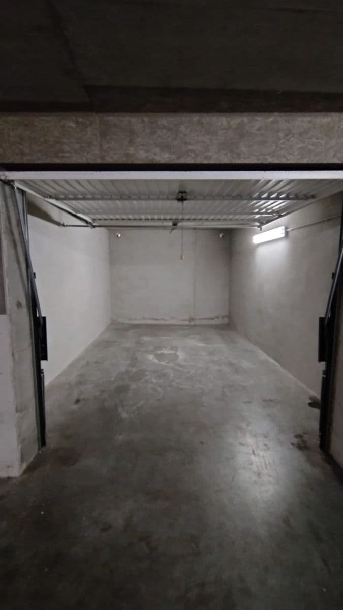 Pronájem garáže 17 m², Žarošická, Brno, Jihomoravský kraj Pronájem garáže 17 m², Žarošická, Brno, Jihomoravský kraj