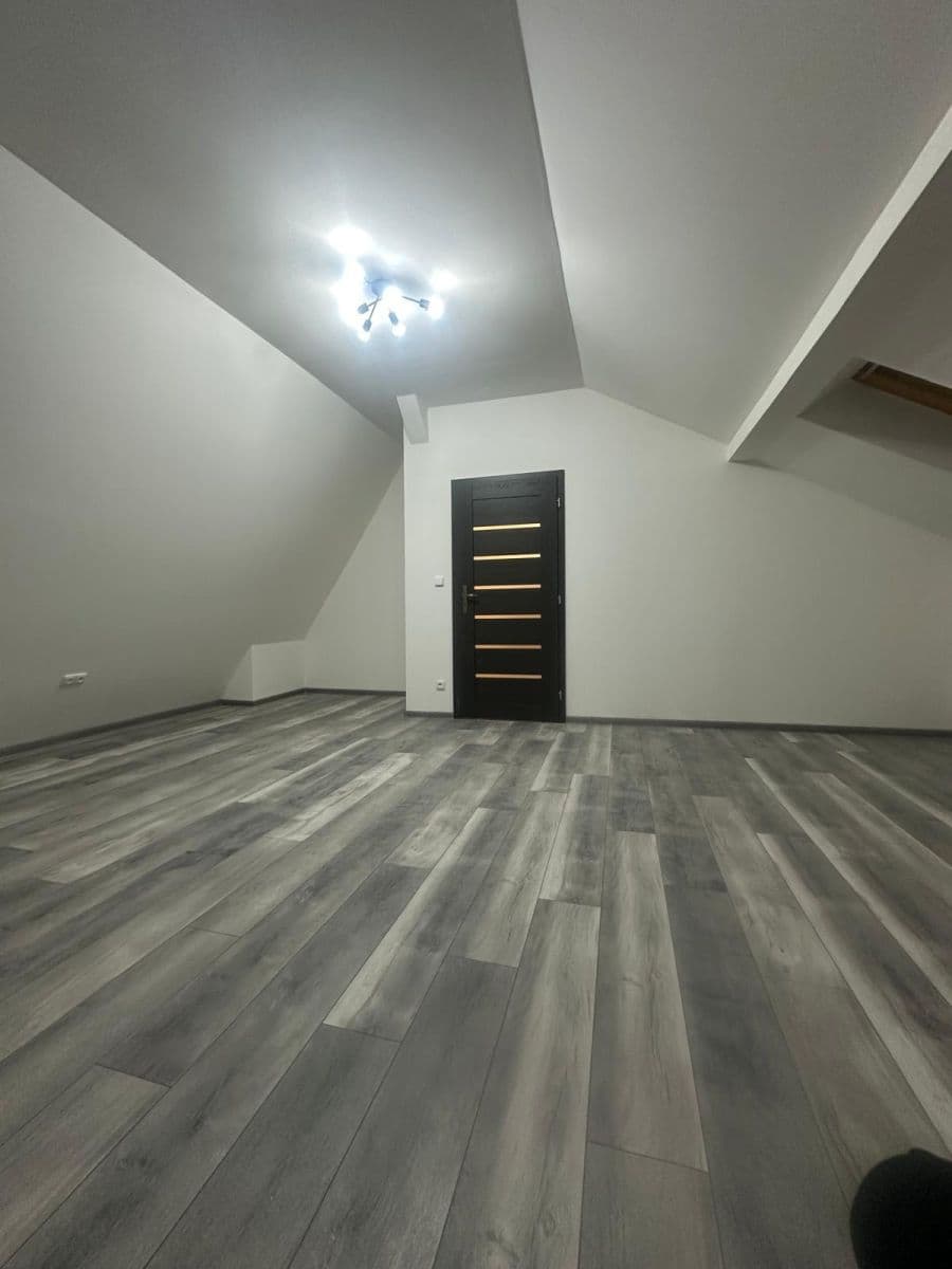Prodej domu 140 m², pozemek 170 m², Kmetiněves, Středočeský kraj Prodej domu 140 m², pozemek 170 m², Kmetiněves, Středočeský kraj