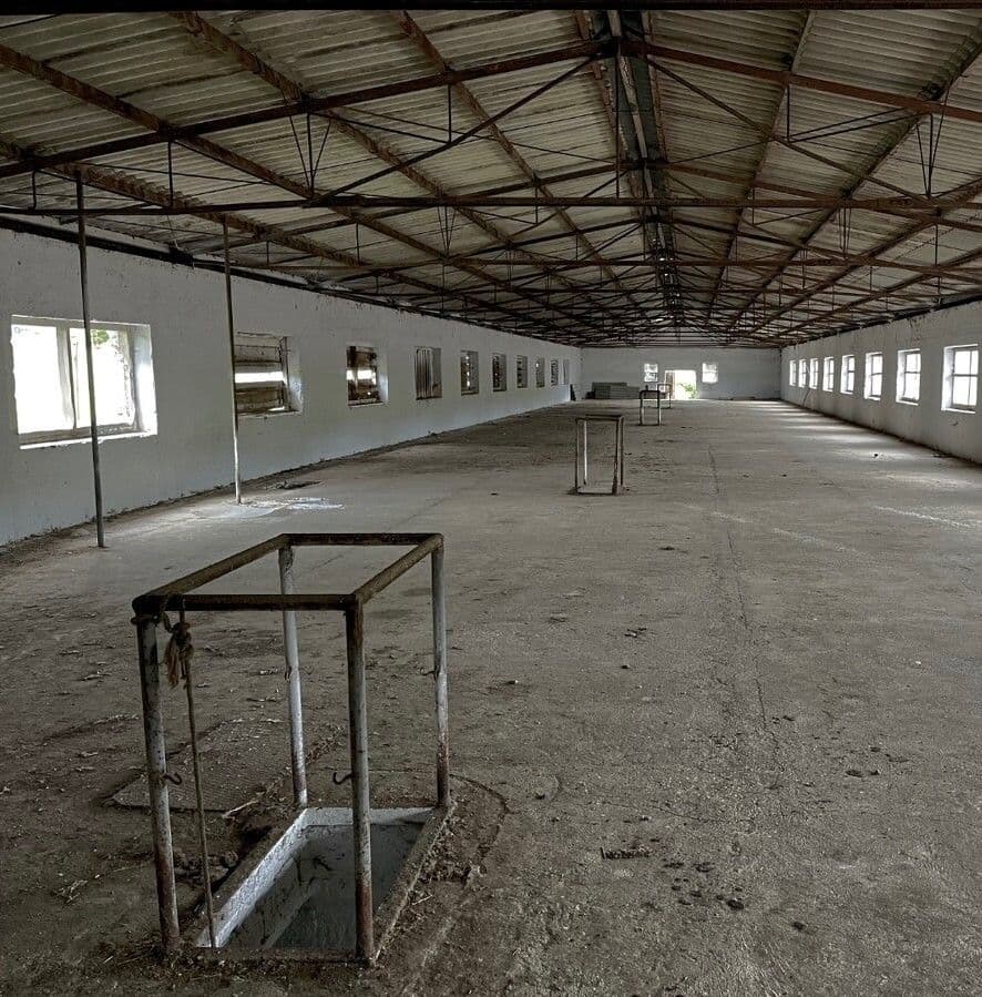 Prodej nebytového prostoru 1.400 m², 19020, Dešenice, Plzeňský kraj Prodej nebytového prostoru 1.400 m², 19020, Dešenice, Plzeňský kraj