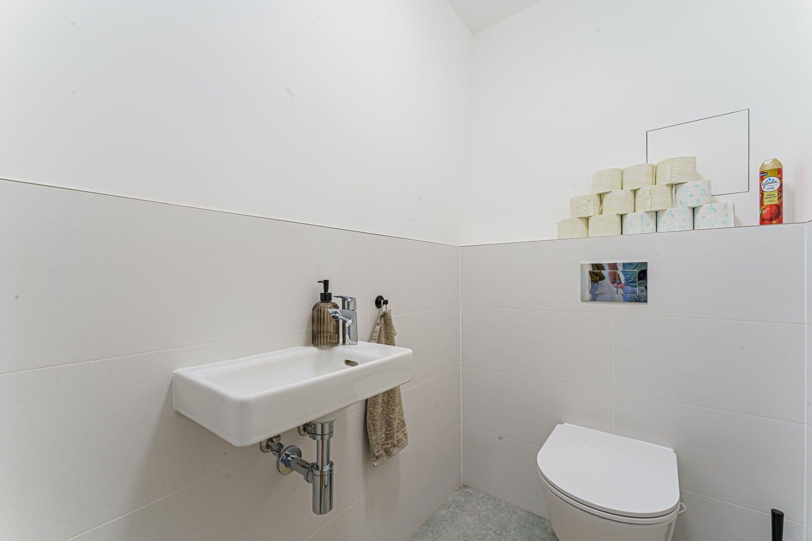 Pronájem bytu 2+kk 59 m², U Komína, Praha, Praha Pronájem bytu 2+kk 59 m², U Komína, Praha, Praha