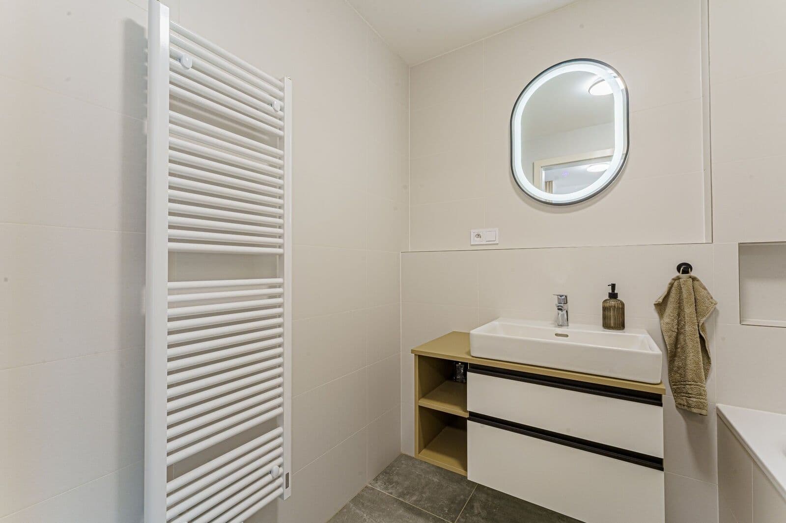 Pronájem bytu 2+kk 59 m², U Komína, Praha, Praha Pronájem bytu 2+kk 59 m², U Komína, Praha, Praha