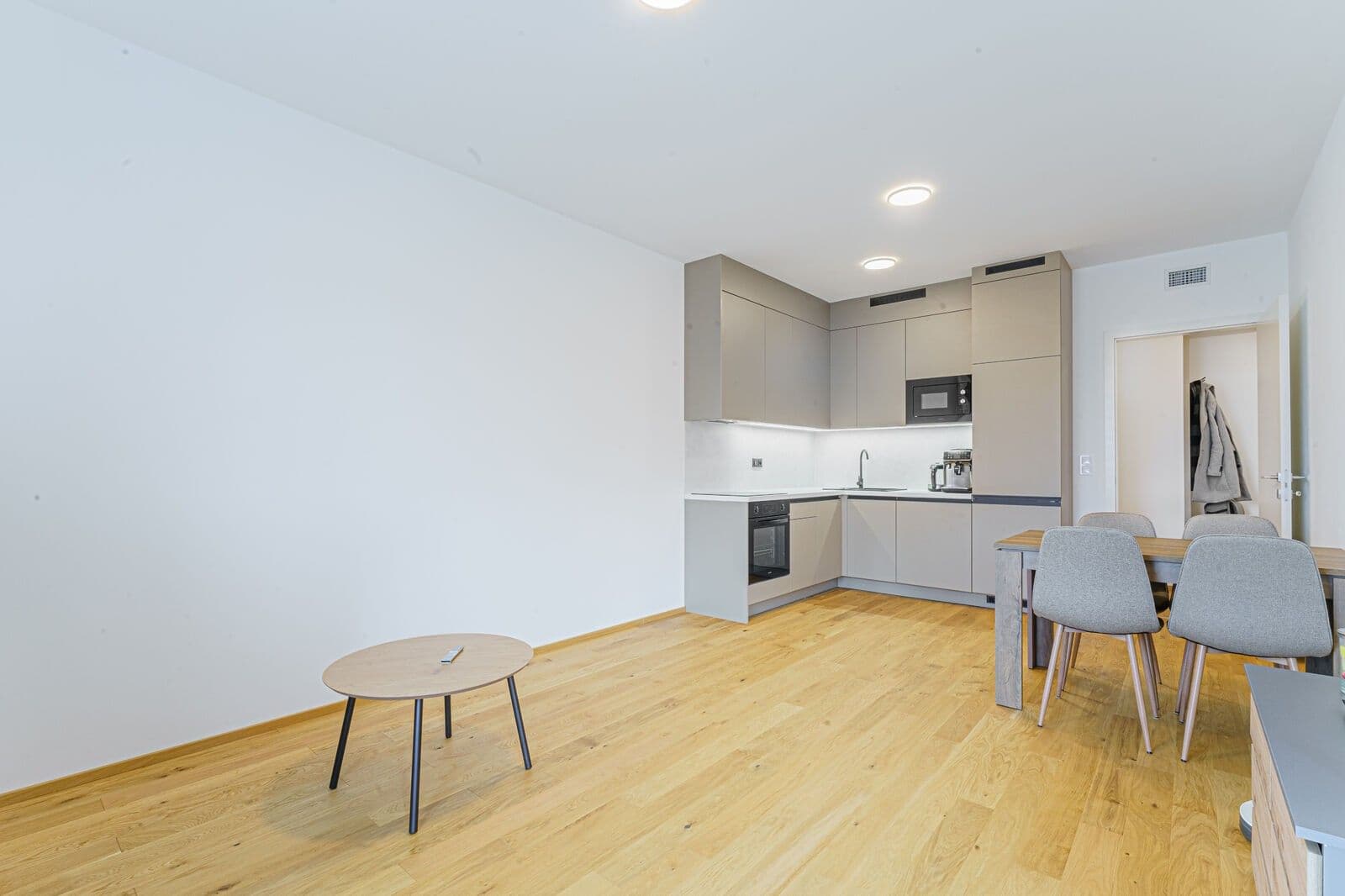 Pronájem bytu 2+kk 59 m², U Komína, Praha, Praha Pronájem bytu 2+kk 59 m², U Komína, Praha, Praha
