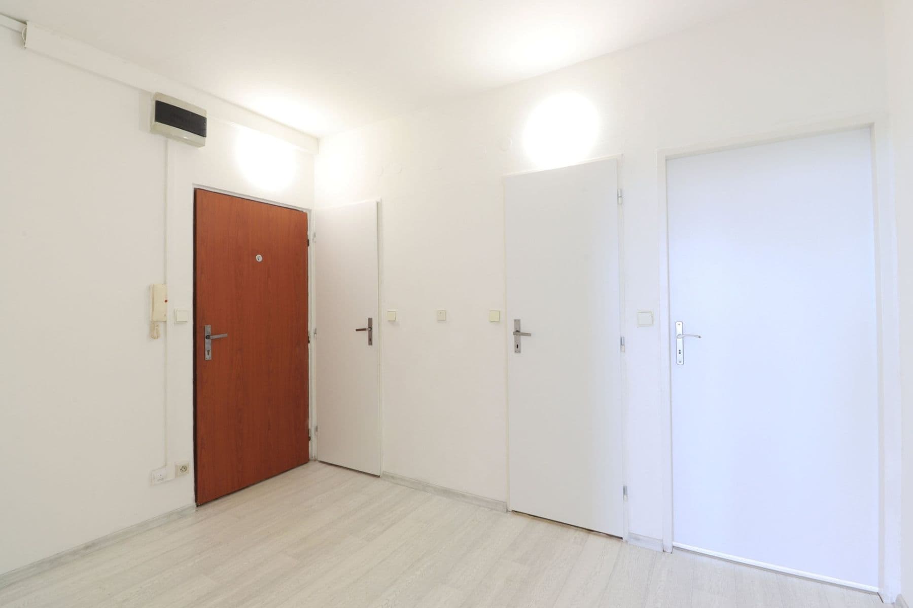 Pronájem bytu 2+1 62 m², Armádní, Milovice, Středočeský kraj Pronájem bytu 2+1 62 m², Armádní, Milovice, Středočeský kraj