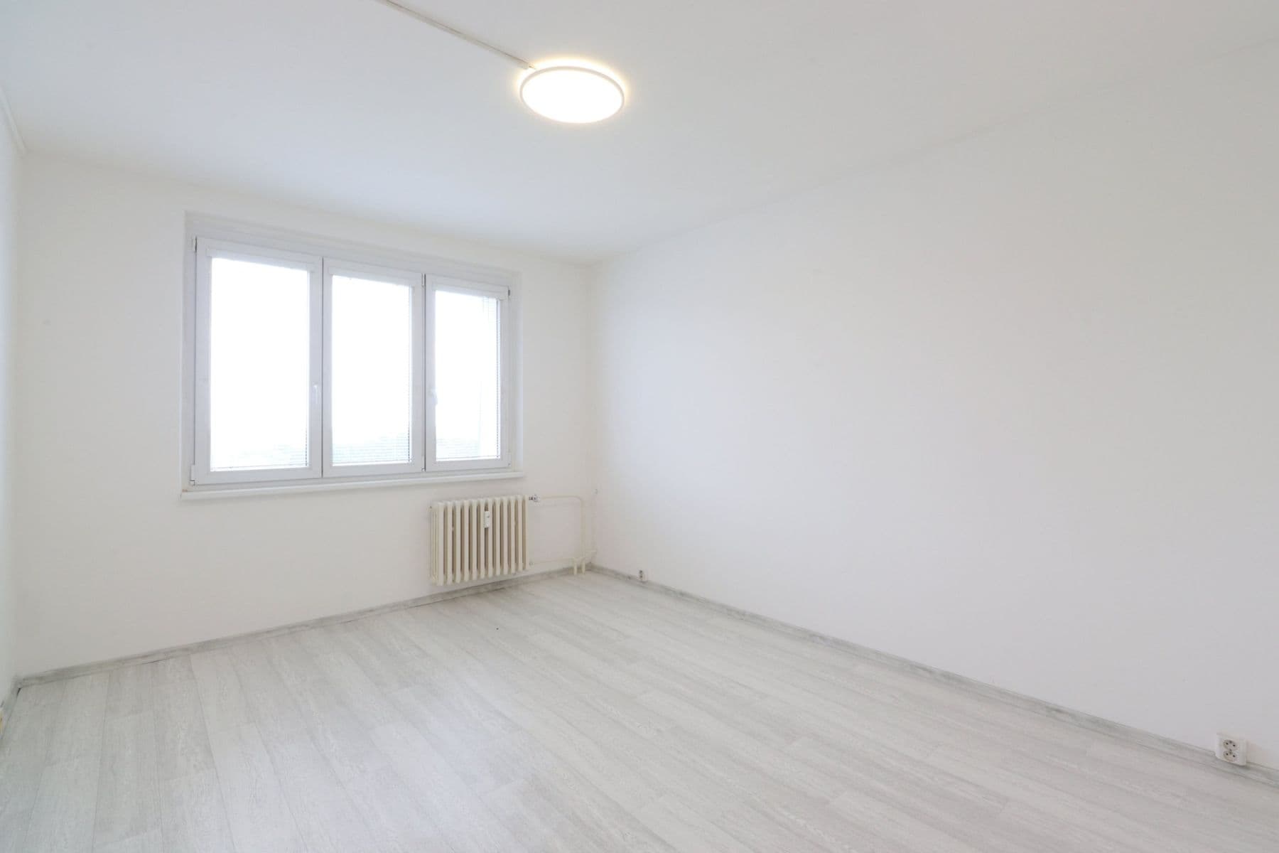 Pronájem bytu 2+1 62 m², Armádní, Milovice, Středočeský kraj Pronájem bytu 2+1 62 m², Armádní, Milovice, Středočeský kraj