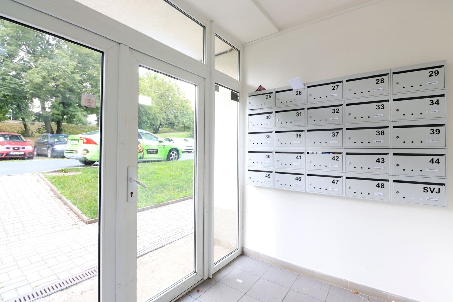 Pronájem bytu 2+1 62 m², Armádní, Milovice, Středočeský kraj Pronájem bytu 2+1 62 m², Armádní, Milovice, Středočeský kraj