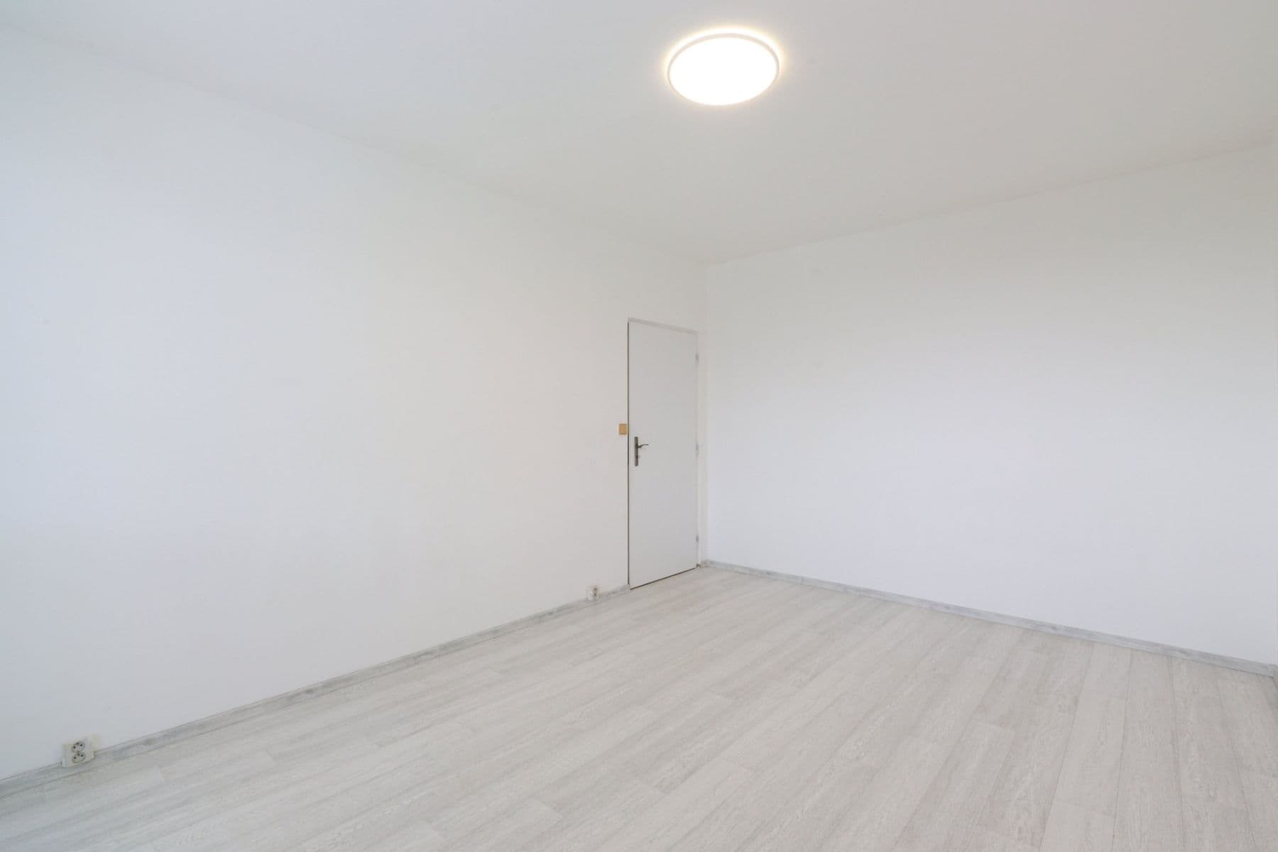 Pronájem bytu 2+1 62 m², Armádní, Milovice, Středočeský kraj Pronájem bytu 2+1 62 m², Armádní, Milovice, Středočeský kraj