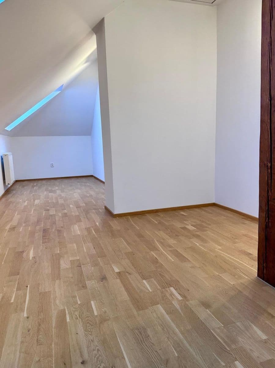 Pronájem bytu 1+1 50 m², Okružní, Praha, Praha Pronájem bytu 1+1 50 m², Okružní, Praha, Praha