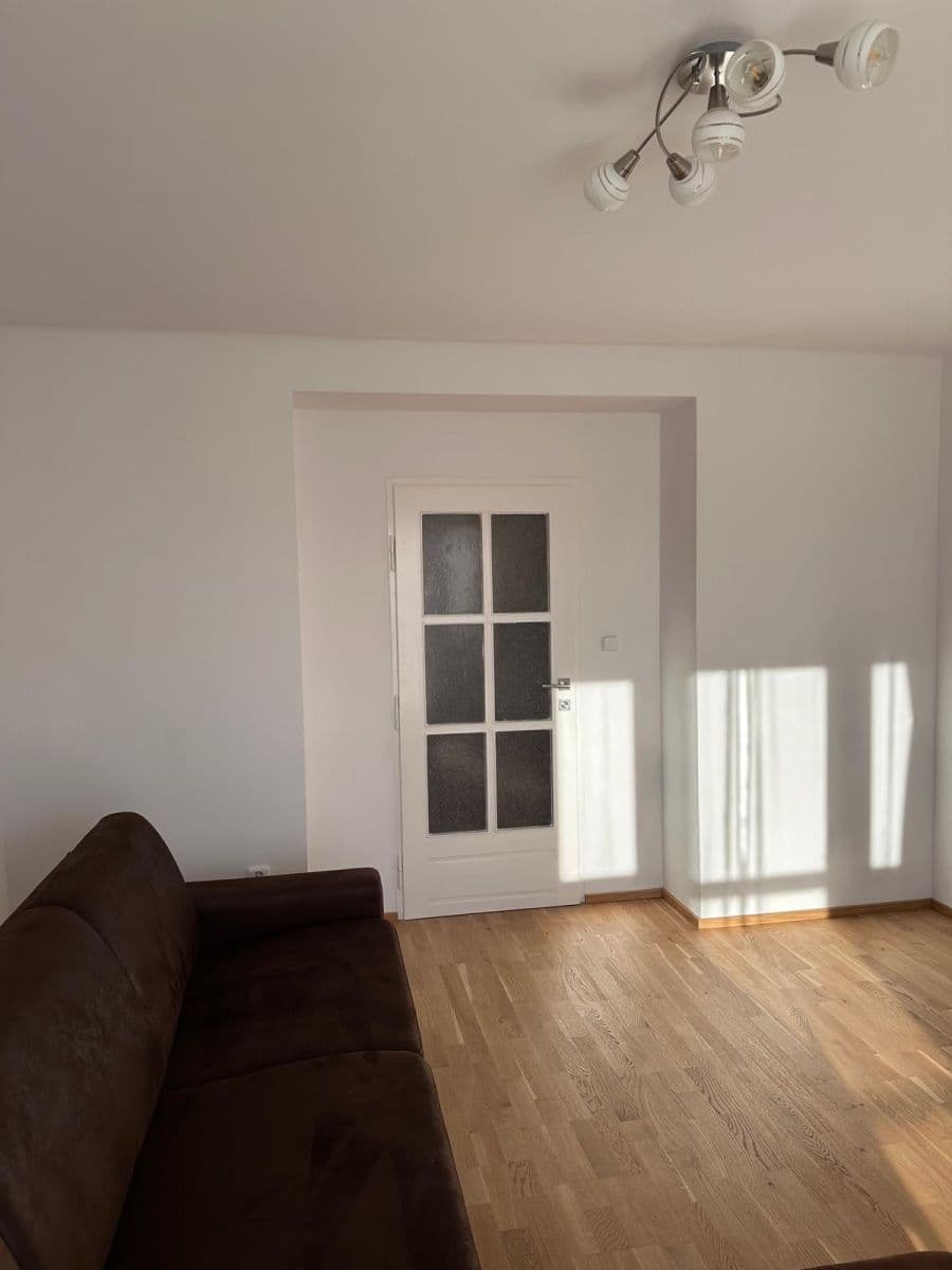 Pronájem bytu 1+1 50 m², Okružní, Praha, Praha Pronájem bytu 1+1 50 m², Okružní, Praha, Praha