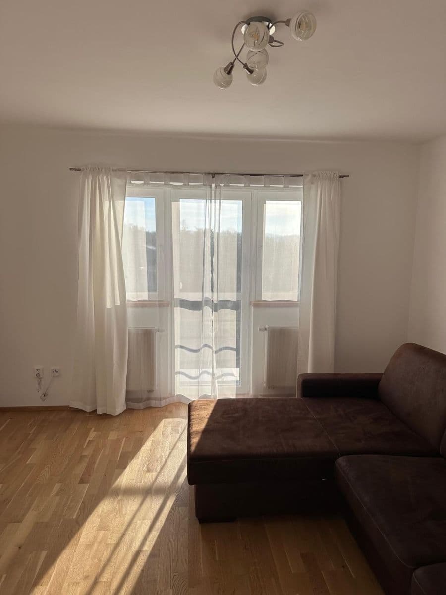 Pronájem bytu 1+1 50 m², Okružní, Praha, Praha Pronájem bytu 1+1 50 m², Okružní, Praha, Praha