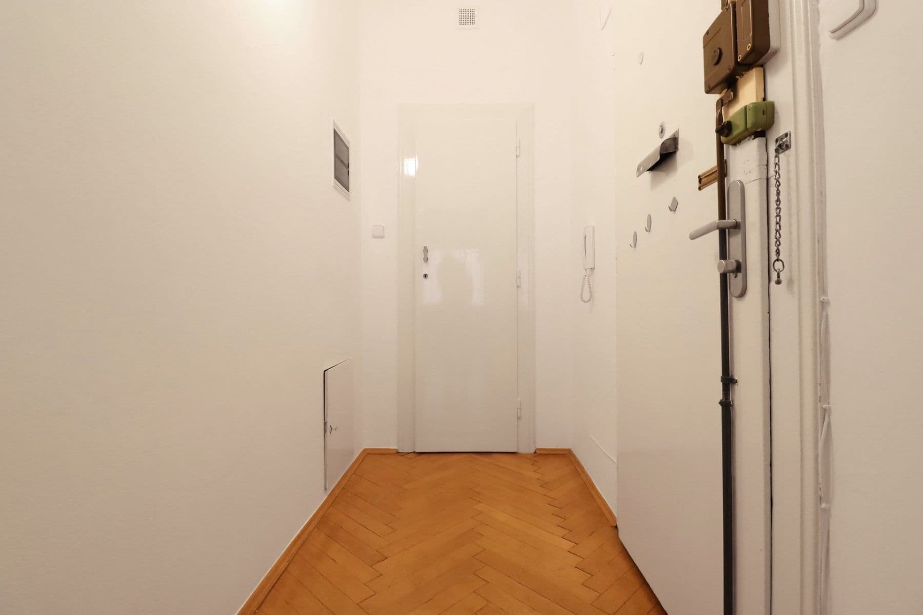 Pronájem bytu 2+1 70 m², U smaltovny, Praha, Praha Pronájem bytu 2+1 70 m², U smaltovny, Praha, Praha