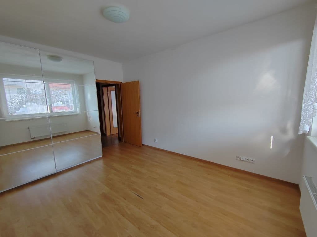 Pronájem bytu 2+kk 56 m², Modenská, Praha, Praha Pronájem bytu 2+kk 56 m², Modenská, Praha, Praha