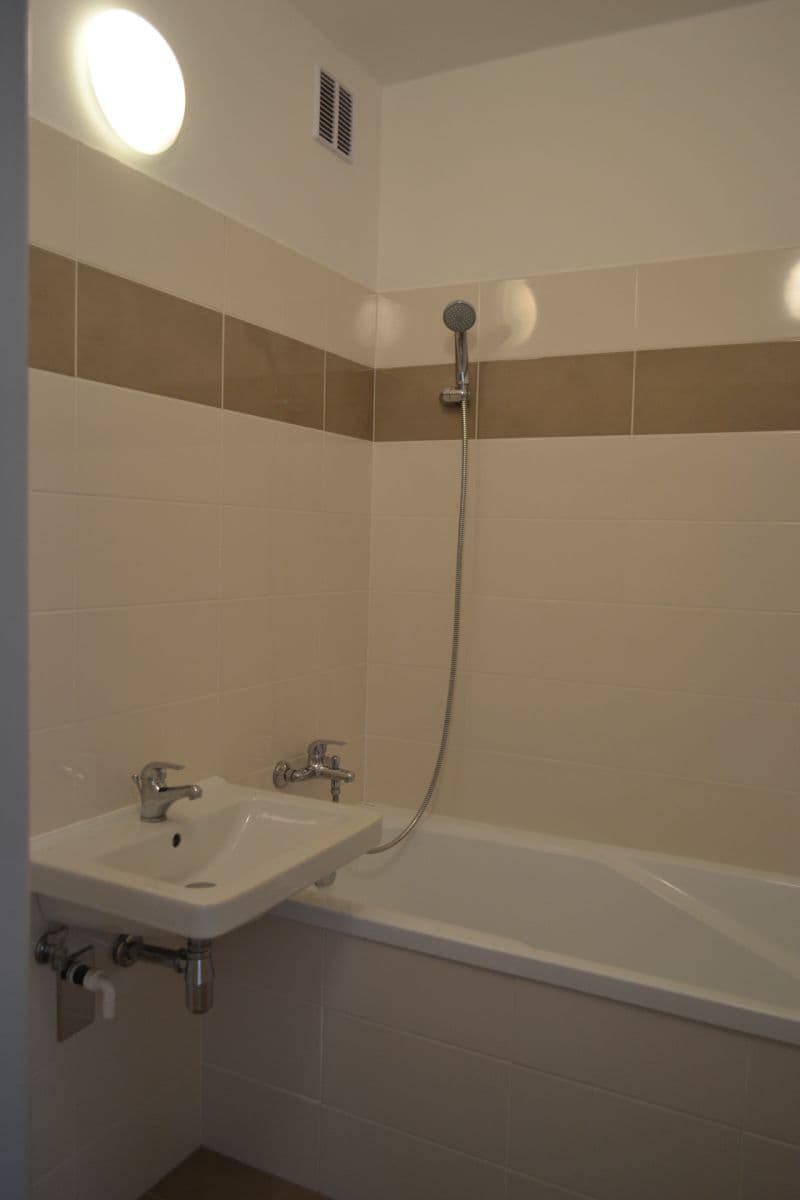 Pronájem bytu 3+1 80 m², Mezilesí, Praha, Praha Pronájem bytu 3+1 80 m², Mezilesí, Praha, Praha