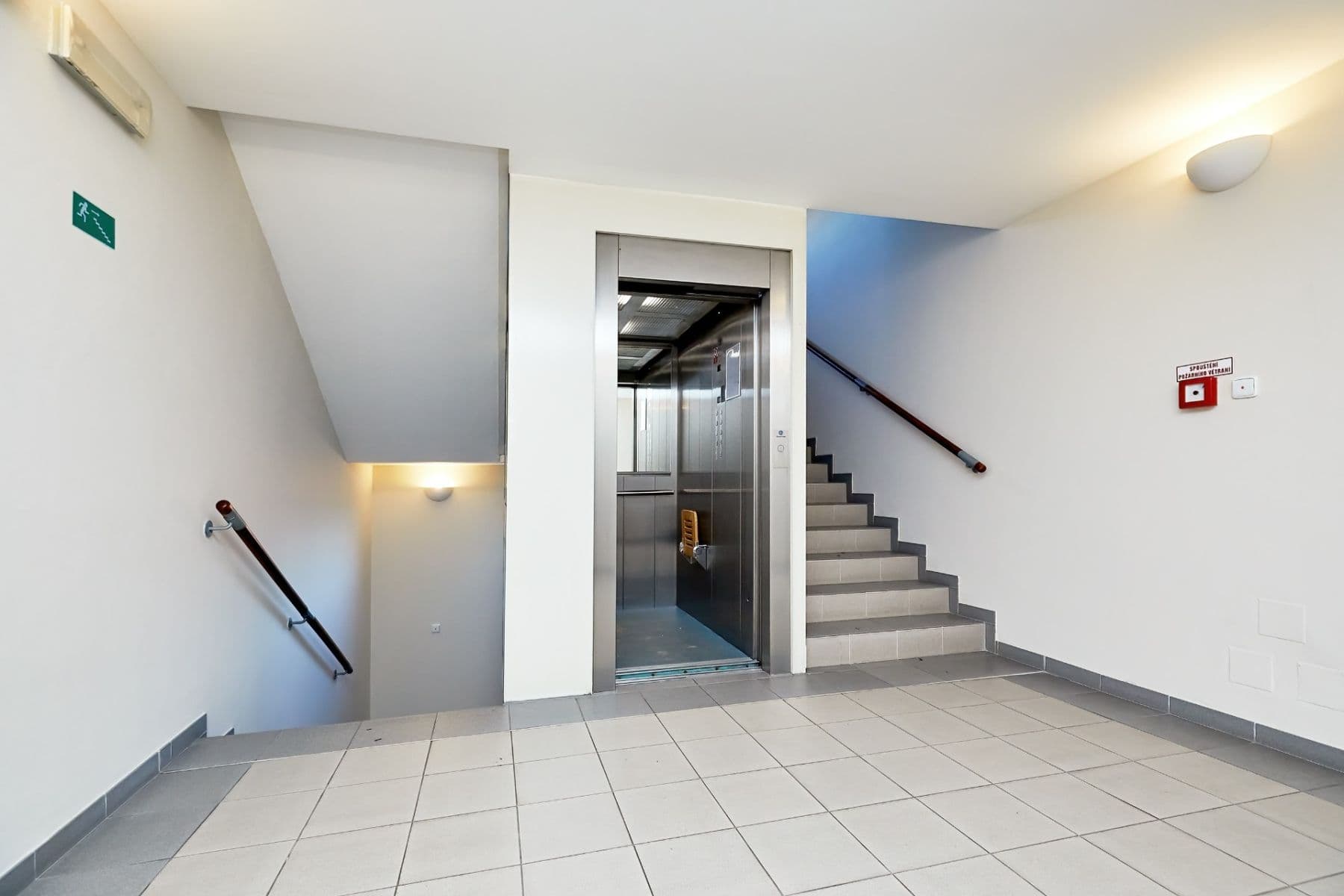 Pronájem bytu 2+kk 56 m², Závěrka, Praha, Praha Pronájem bytu 2+kk 56 m², Závěrka, Praha, Praha