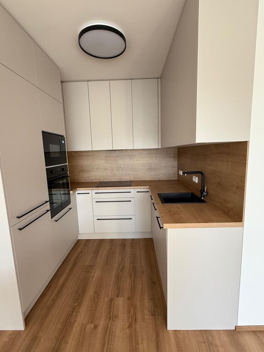 Pronájem bytu 2+kk 55 m², Čakovická, Praha, Praha Pronájem bytu 2+kk 55 m², Čakovická, Praha, Praha