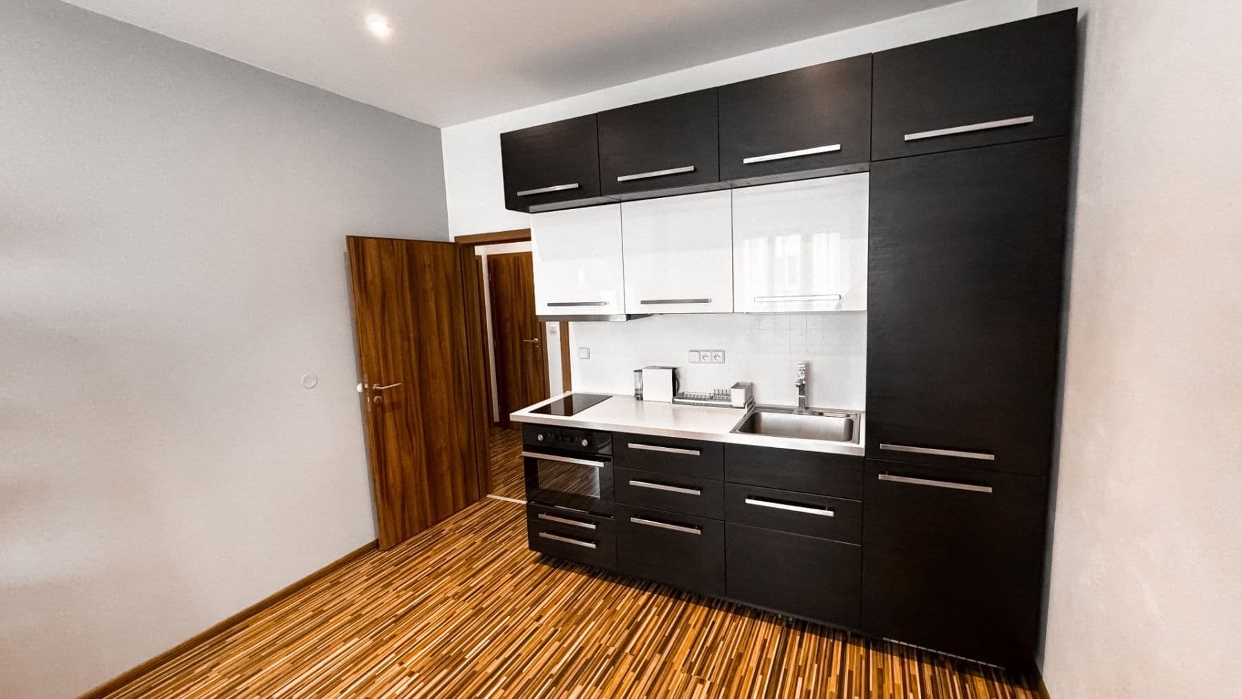 Pronájem bytu 2+kk 54 m², Holandská, Praha, Praha Pronájem bytu 2+kk 54 m², Holandská, Praha, Praha
