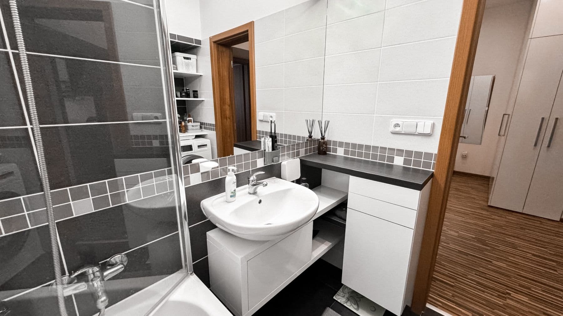 Pronájem bytu 2+kk 54 m², Holandská, Praha, Praha Pronájem bytu 2+kk 54 m², Holandská, Praha, Praha