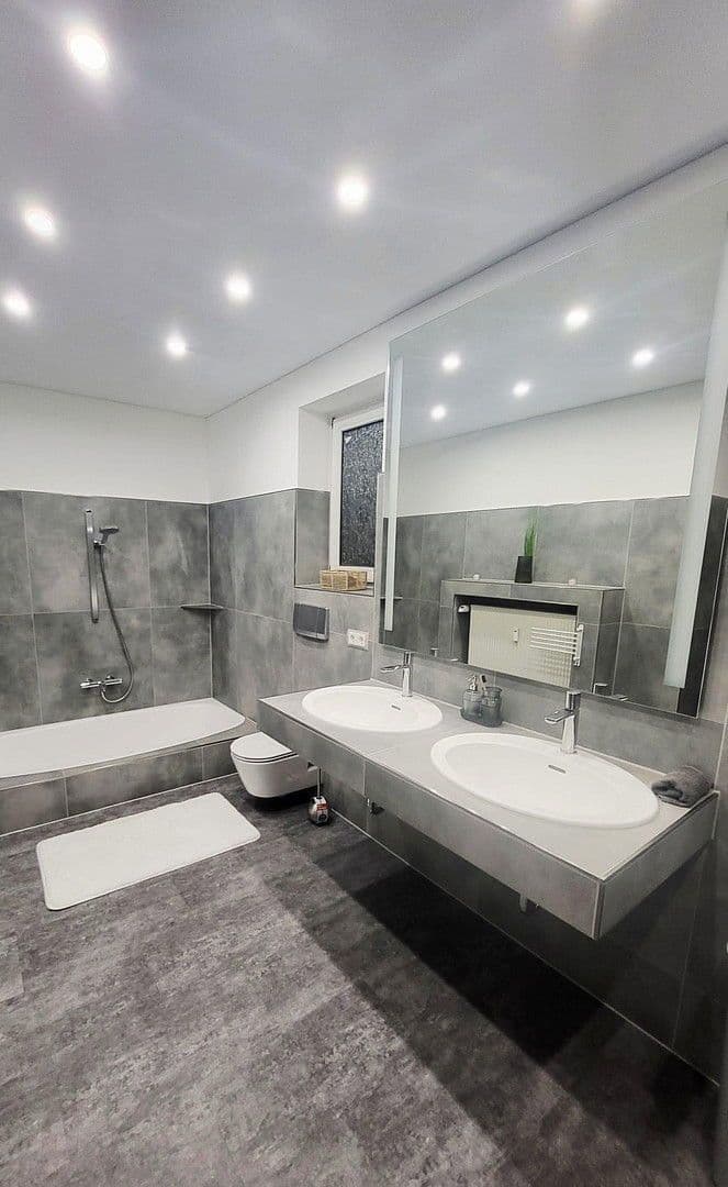 Prodej bytu 3+kk 106 m², Mulheim an der Ruhr, Severní Porýní-Vestfálsko Prodej bytu 3+kk 106 m², Mulheim an der Ruhr, Severní Porýní-Vestfálsko