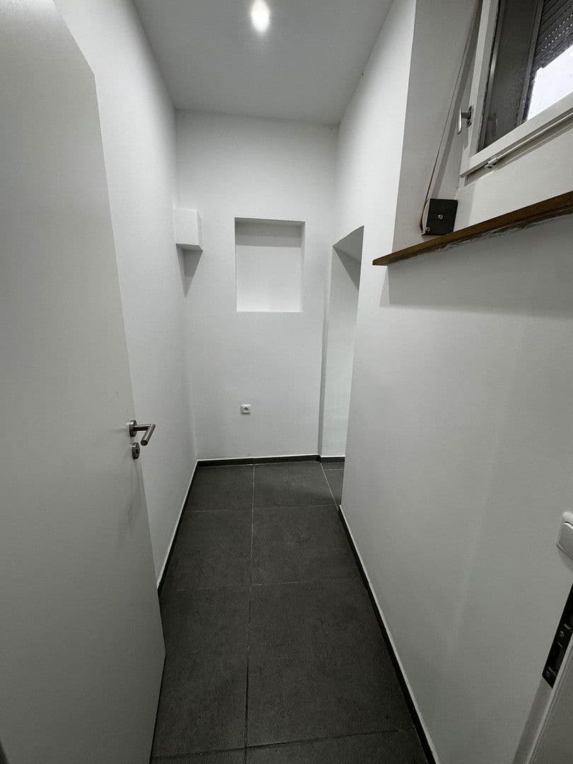 Pronájem bytu 3+1 110 m², Atzelbuckelstraße 5, Mannheim, Bádensko-Württembersko Pronájem bytu 3+1 110 m², Atzelbuckelstraße 5, Mannheim, Bádensko-Württembersko