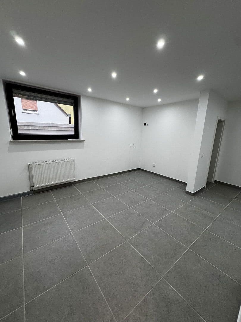 Pronájem bytu 3+1 110 m², Atzelbuckelstraße 5, Mannheim, Bádensko-Württembersko Pronájem bytu 3+1 110 m², Atzelbuckelstraße 5, Mannheim, Bádensko-Württembersko