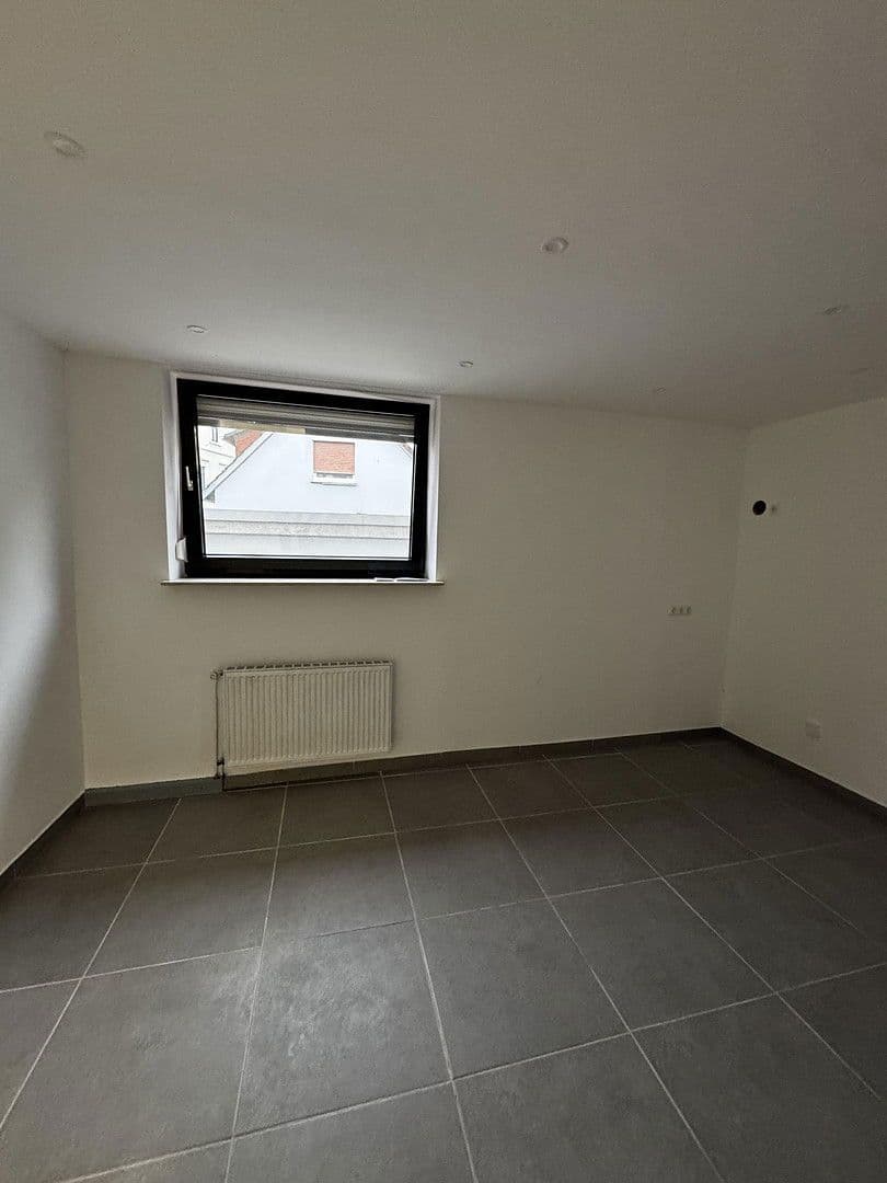 Pronájem bytu 3+1 110 m², Atzelbuckelstraße 5, Mannheim, Bádensko-Württembersko Pronájem bytu 3+1 110 m², Atzelbuckelstraße 5, Mannheim, Bádensko-Württembersko