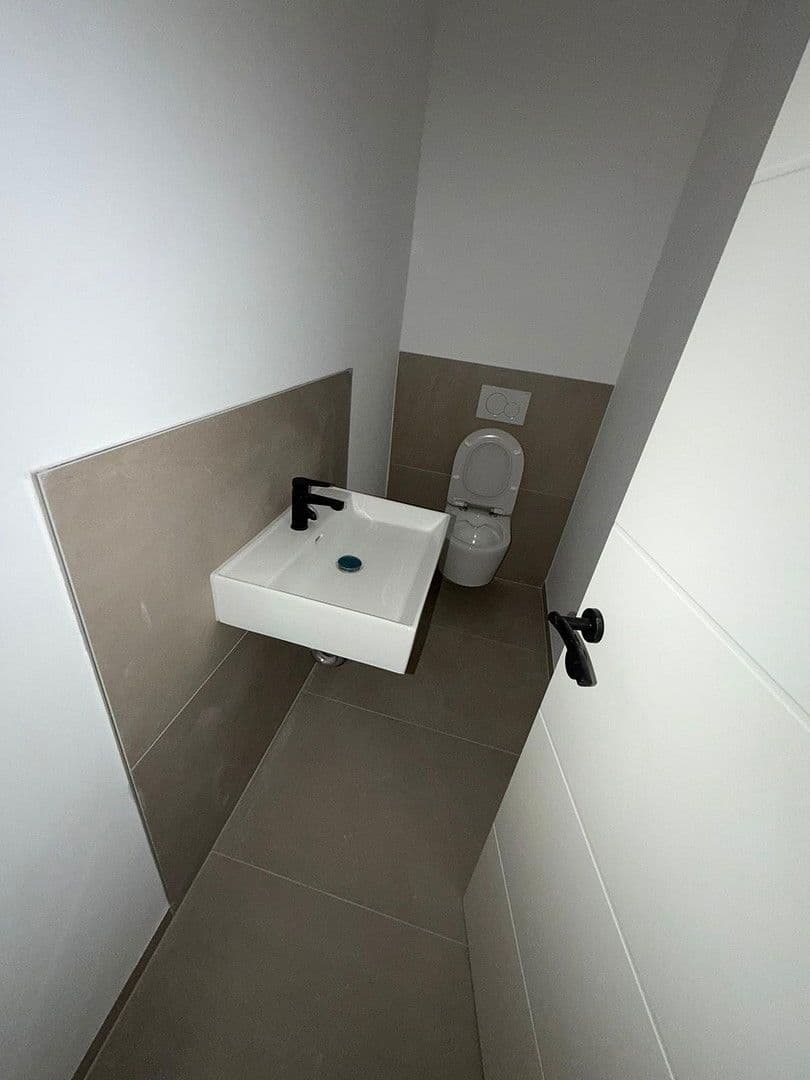 Prodej bytu 4+1 103 m², Weinstraße 102, Edenkoben, Porýní-Falc Prodej bytu 4+1 103 m², Weinstraße 102, Edenkoben, Porýní-Falc