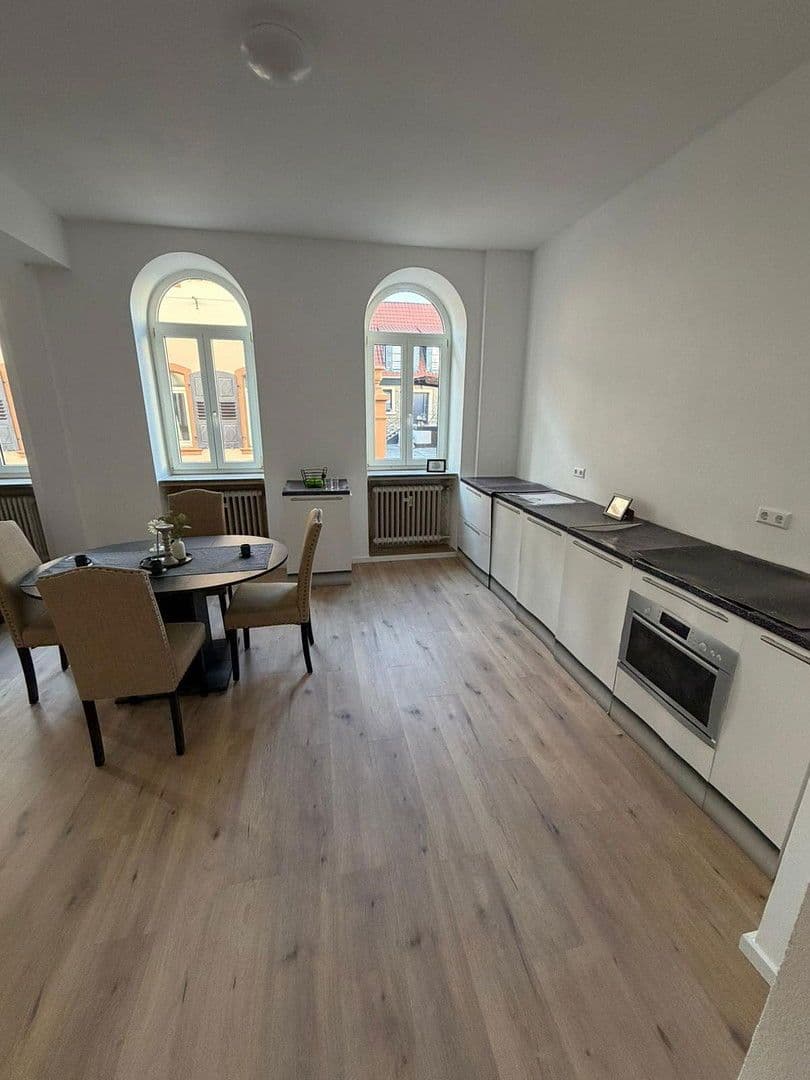 Prodej bytu 4+1 103 m², Weinstraße 102, Edenkoben, Porýní-Falc Prodej bytu 4+1 103 m², Weinstraße 102, Edenkoben, Porýní-Falc