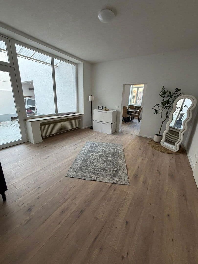 Prodej bytu 4+1 103 m², Weinstraße 102, Edenkoben, Porýní-Falc Prodej bytu 4+1 103 m², Weinstraße 102, Edenkoben, Porýní-Falc