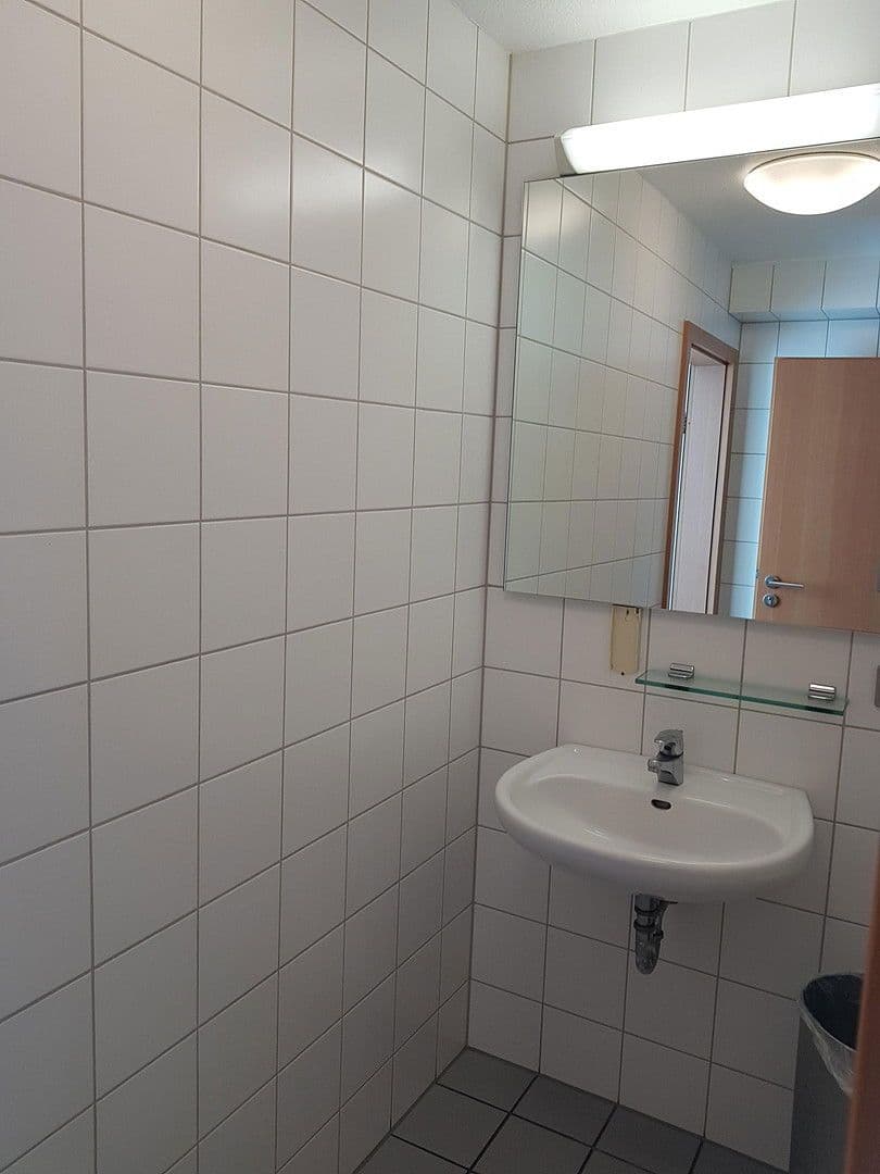 Pronájem kanceláře 17 m², Freiherr-vom-Stein-Straße 131, Mülheim an der Ruhr, Severní Porýní-Vestfálsko Pronájem kanceláře 17 m², Freiherr-vom-Stein-Straße 131, Mülheim an der Ruhr, Severní Porýní-Vestfálsko