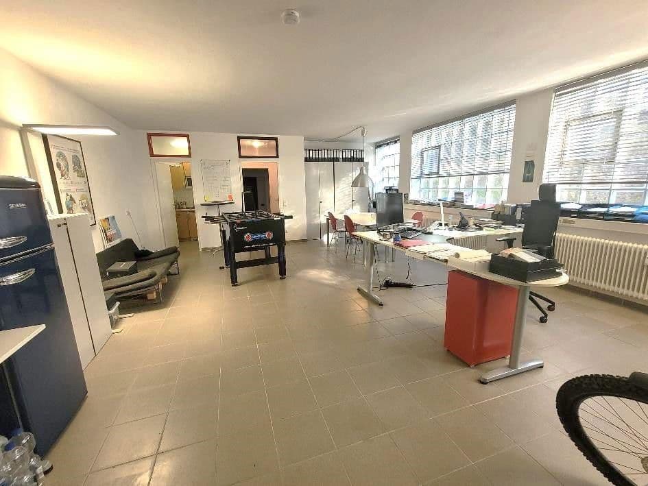 Pronájem kanceláře 85 m², Stuttgart, Bádensko-Württembersko Pronájem kanceláře 85 m², Stuttgart, Bádensko-Württembersko