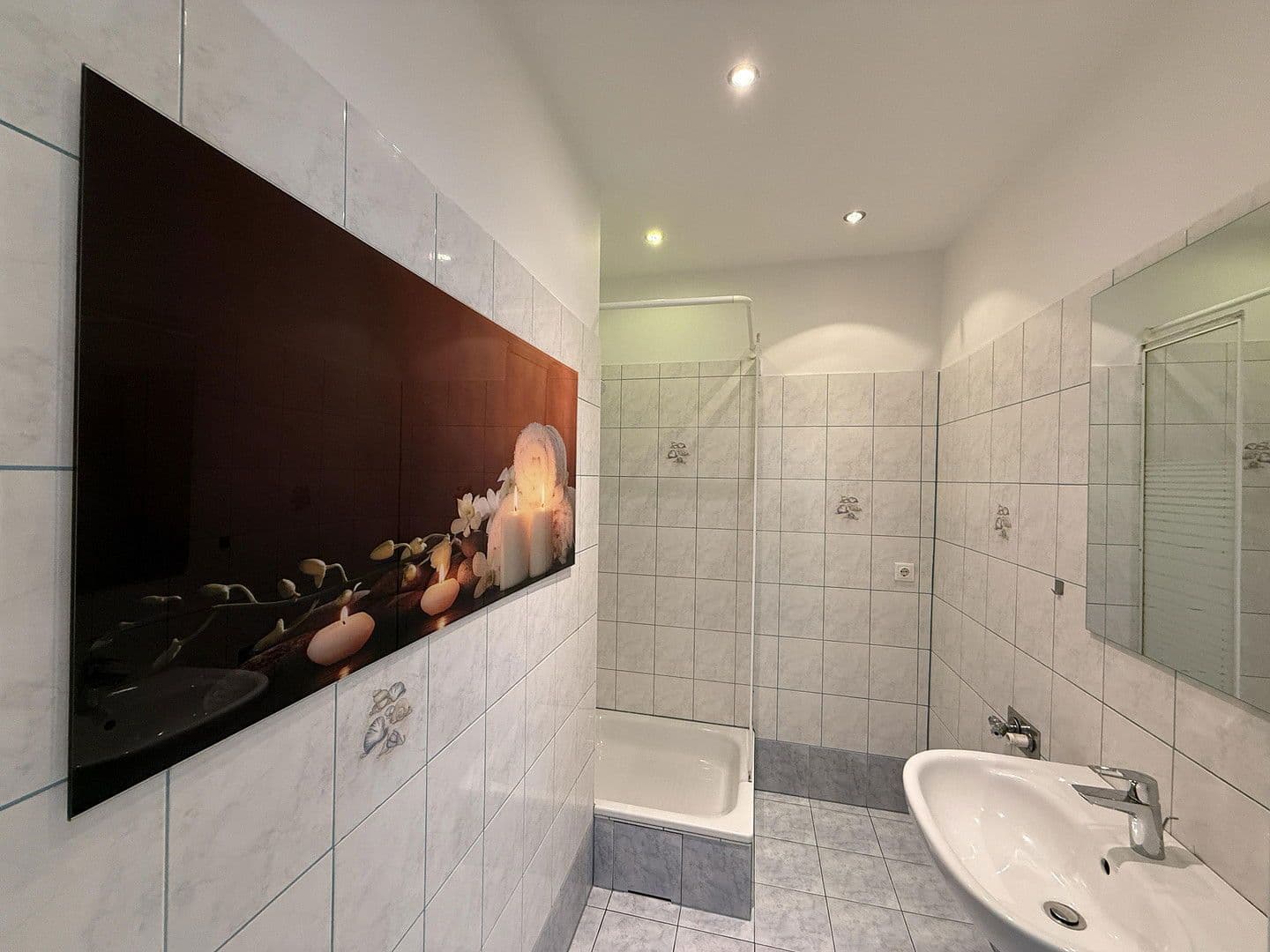 Prodej bytu 2+1 61 m², Ermslebener Weg 4, Berlin, Berlín Prodej bytu 2+1 61 m², Ermslebener Weg 4, Berlin, Berlín