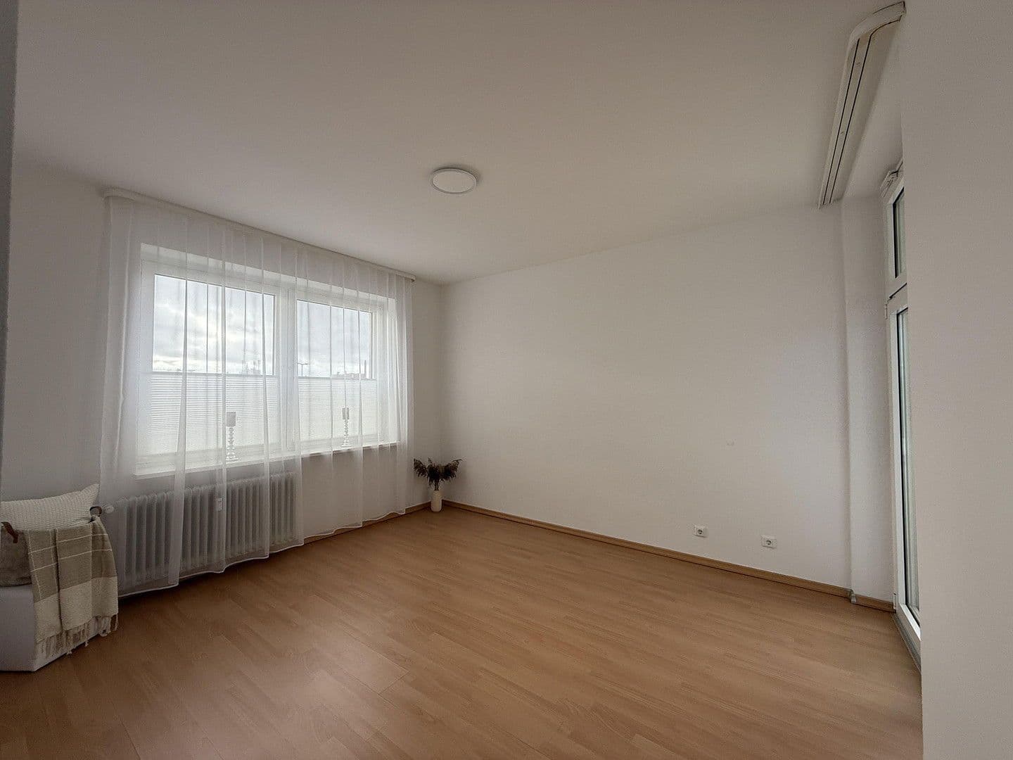 Prodej bytu 2+1 61 m², Ermslebener Weg 4, Berlin, Berlín Prodej bytu 2+1 61 m², Ermslebener Weg 4, Berlin, Berlín