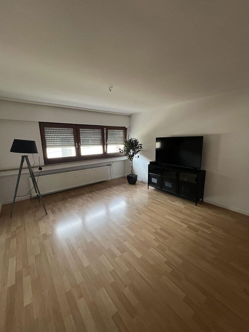 Pronájem bytu 2+1 42 m², Stuttgart, Bádensko-Württembersko Pronájem bytu 2+1 42 m², Stuttgart, Bádensko-Württembersko