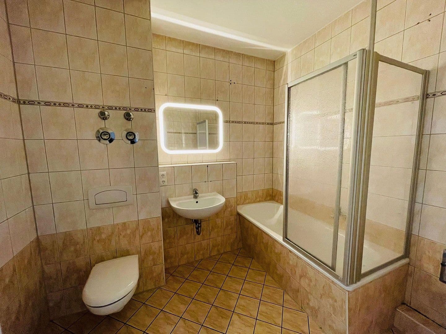 Pronájem bytu 3+1 60 m², Mierendorffstraße 50, Leipzig, Sasko Pronájem bytu 3+1 60 m², Mierendorffstraße 50, Leipzig, Sasko