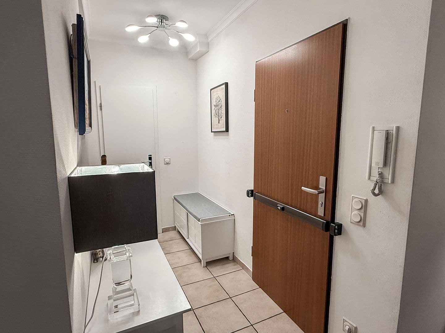 Prodej bytu 3+kk 117 m², Düsseldorf, Severní Porýní-Vestfálsko Prodej bytu 3+kk 117 m², Düsseldorf, Severní Porýní-Vestfálsko