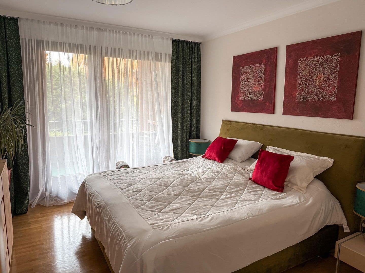 Prodej bytu 3+kk 117 m², Düsseldorf, Severní Porýní-Vestfálsko Prodej bytu 3+kk 117 m², Düsseldorf, Severní Porýní-Vestfálsko