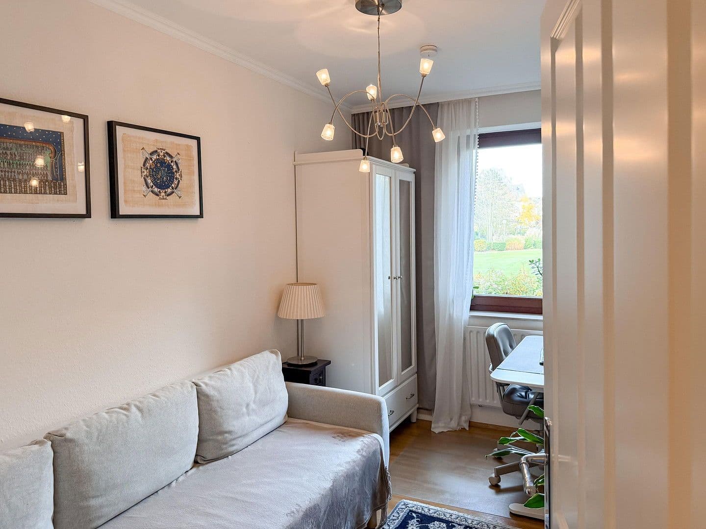 Prodej bytu 3+kk 117 m², Düsseldorf, Severní Porýní-Vestfálsko Prodej bytu 3+kk 117 m², Düsseldorf, Severní Porýní-Vestfálsko