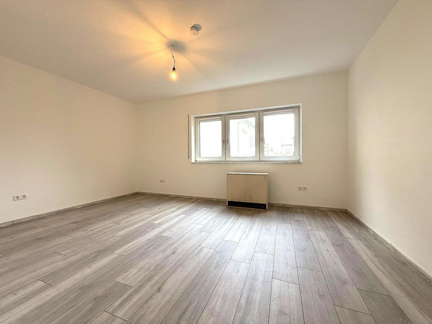 Pronájem bytu 3+1 92 m², Fliederstr. 1a, Rheinstetten, Bádensko-Württembersko Pronájem bytu 3+1 92 m², Fliederstr. 1a, Rheinstetten, Bádensko-Württembersko