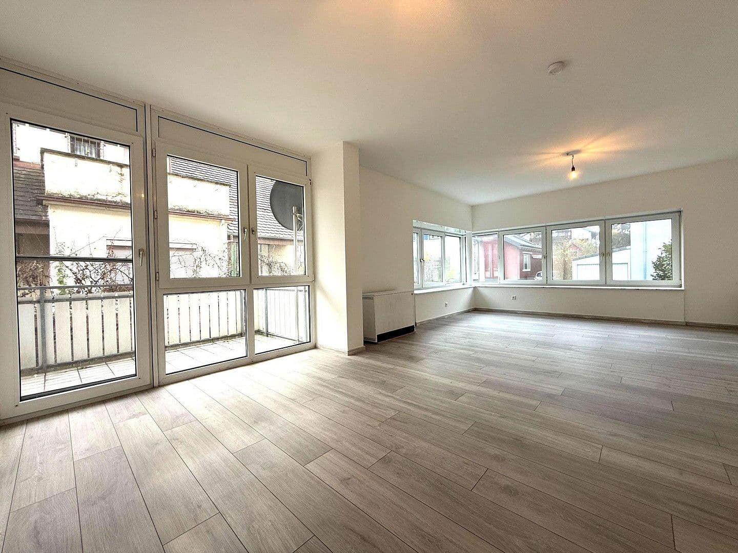 Pronájem bytu 3+1 92 m², Fliederstr. 1a, Rheinstetten, Bádensko-Württembersko Pronájem bytu 3+1 92 m², Fliederstr. 1a, Rheinstetten, Bádensko-Württembersko