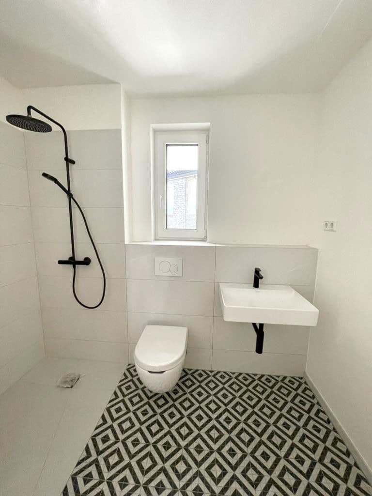 Prodej bytu 3+1 76 m², Düsseldorf, Severní Porýní-Vestfálsko Prodej bytu 3+1 76 m², Düsseldorf, Severní Porýní-Vestfálsko