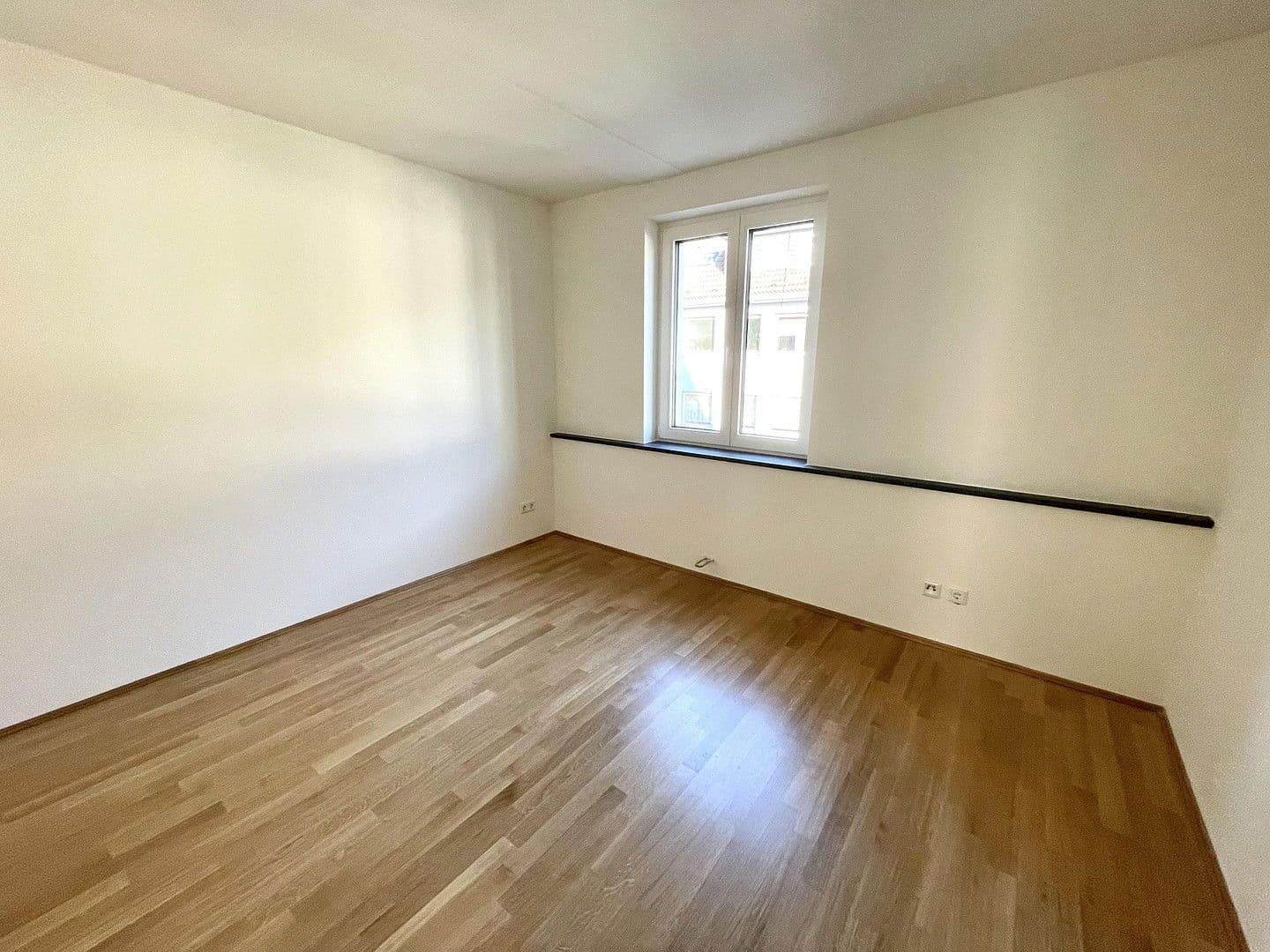 Prodej bytu 3+1 76 m², Düsseldorf, Severní Porýní-Vestfálsko Prodej bytu 3+1 76 m², Düsseldorf, Severní Porýní-Vestfálsko