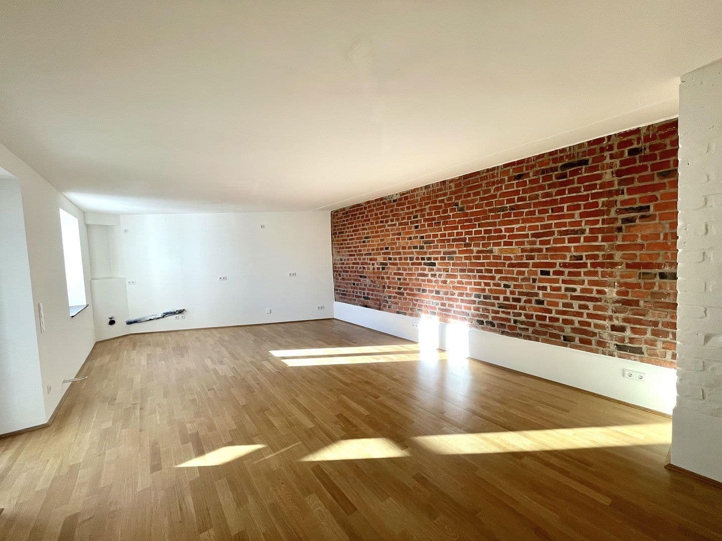 Prodej bytu 3+1 76 m², Düsseldorf, Severní Porýní-Vestfálsko Prodej bytu 3+1 76 m², Düsseldorf, Severní Porýní-Vestfálsko