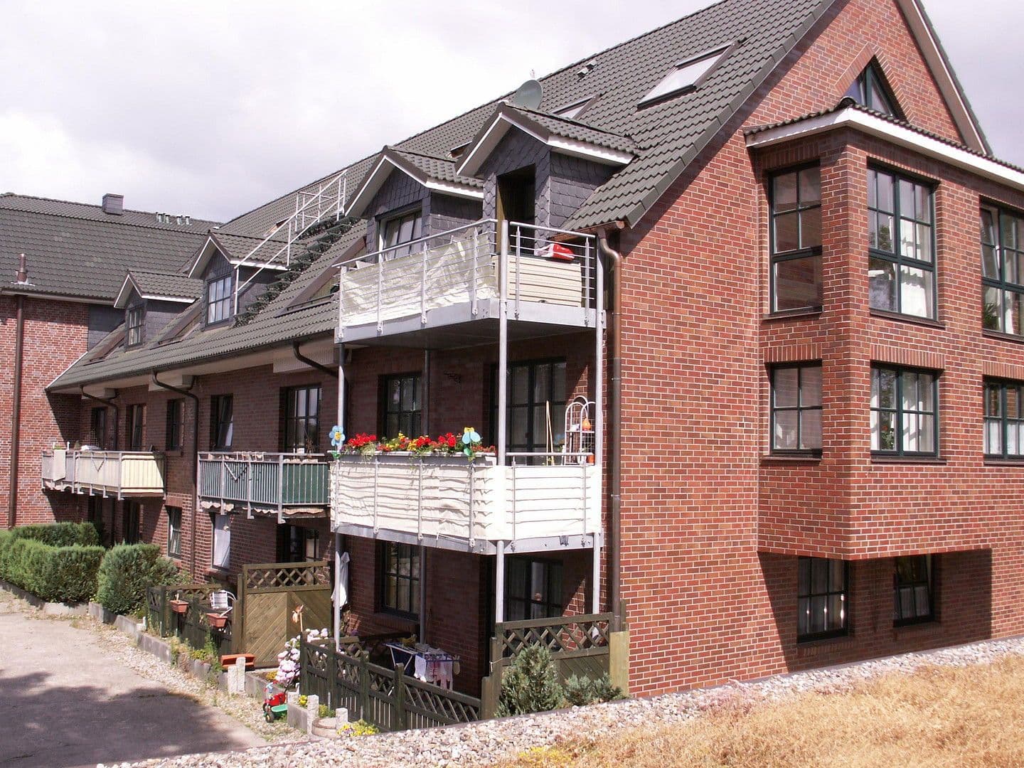 Prodej domu 1.299 m², pozemek 1.885 m², Henstedt-Ulzburg, Šlesvicko-Holštýnsko Prodej domu 1.299 m², pozemek 1.885 m², Henstedt-Ulzburg, Šlesvicko-Holštýnsko