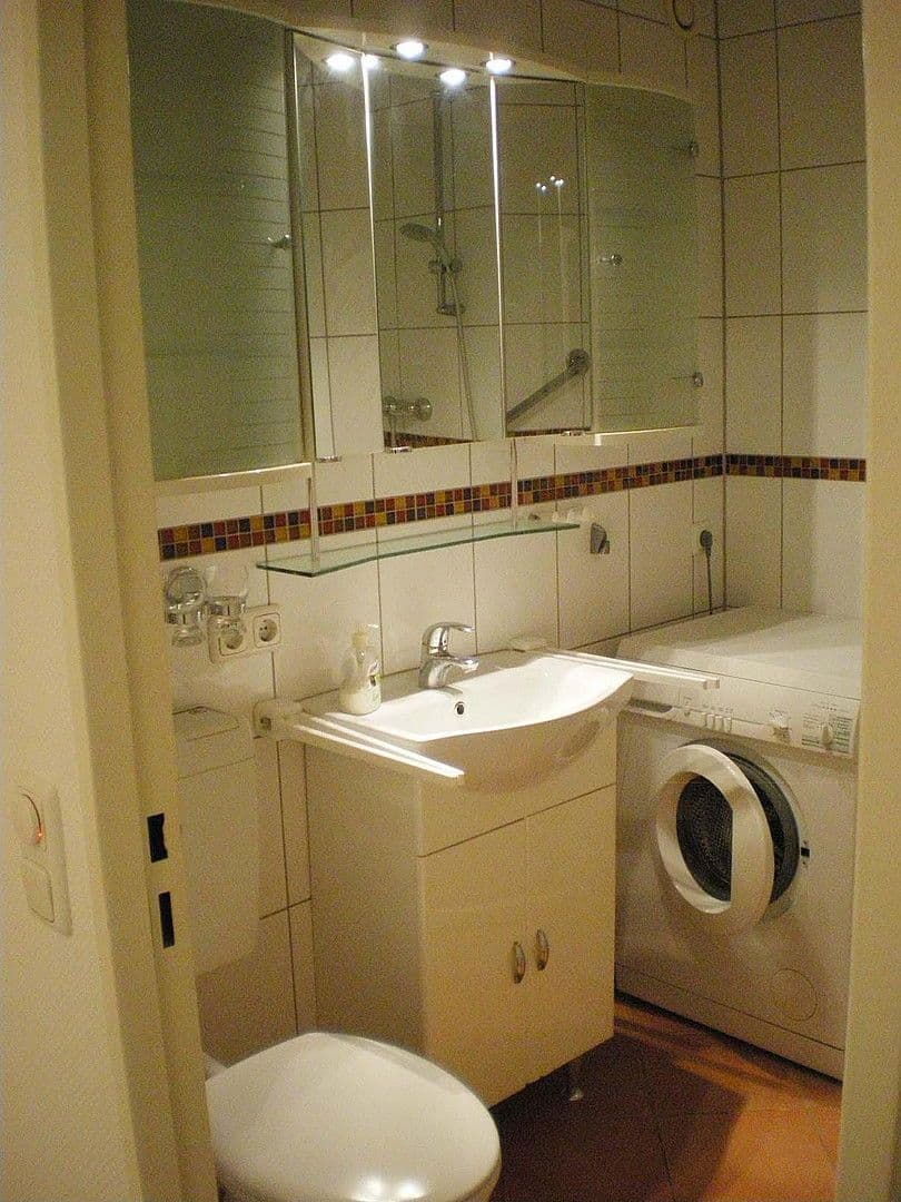 Prodej bytu 2+1 68 m², Angerburger Allee, Berlin, Berlín Prodej bytu 2+1 68 m², Angerburger Allee, Berlin, Berlín