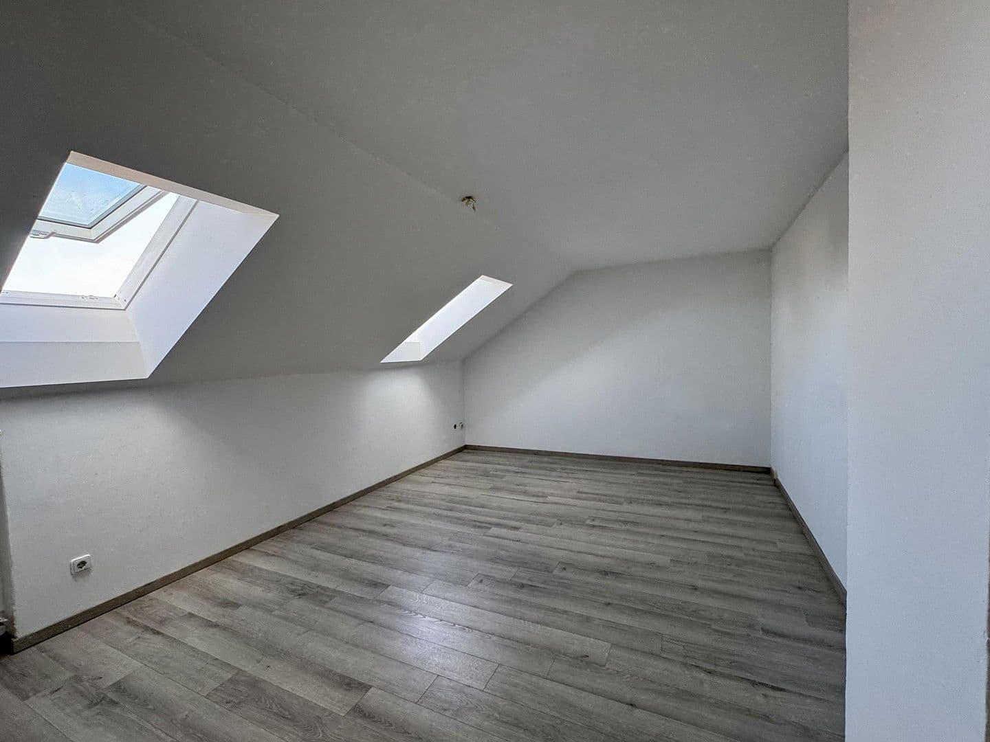 Pronájem bytu 3+1 56 m², Sonnenstraße 4, Barbing, Bavorsko Pronájem bytu 3+1 56 m², Sonnenstraße 4, Barbing, Bavorsko