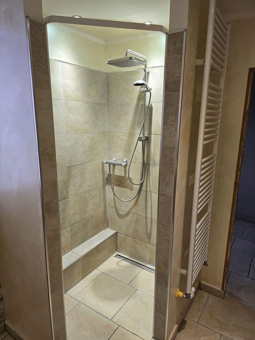 Pronájem domu 120 m², pozemek 237 m², Schmalenhofer Str., 27 A, Velbert, Severní Porýní-Vestfálsko Pronájem domu 120 m², pozemek 237 m², Schmalenhofer Str., 27 A, Velbert, Severní Porýní-Vestfálsko