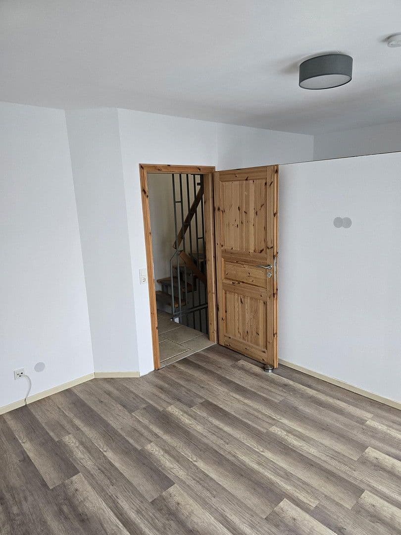 Pronájem domu 120 m², pozemek 237 m², Schmalenhofer Str., 27 A, Velbert, Severní Porýní-Vestfálsko Pronájem domu 120 m², pozemek 237 m², Schmalenhofer Str., 27 A, Velbert, Severní Porýní-Vestfálsko