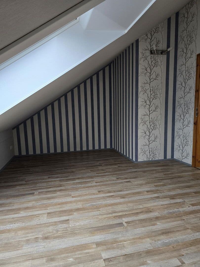 Pronájem domu 120 m², pozemek 237 m², Schmalenhofer Str., 27 A, Velbert, Severní Porýní-Vestfálsko Pronájem domu 120 m², pozemek 237 m², Schmalenhofer Str., 27 A, Velbert, Severní Porýní-Vestfálsko