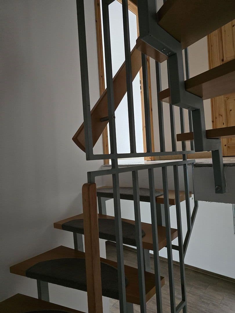 Pronájem domu 120 m², pozemek 237 m², Schmalenhofer Str., 27 A, Velbert, Severní Porýní-Vestfálsko Pronájem domu 120 m², pozemek 237 m², Schmalenhofer Str., 27 A, Velbert, Severní Porýní-Vestfálsko